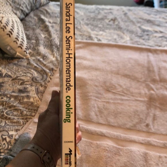 Sandra Lee Semi-Homemade cookbook - Picture 5 of 5